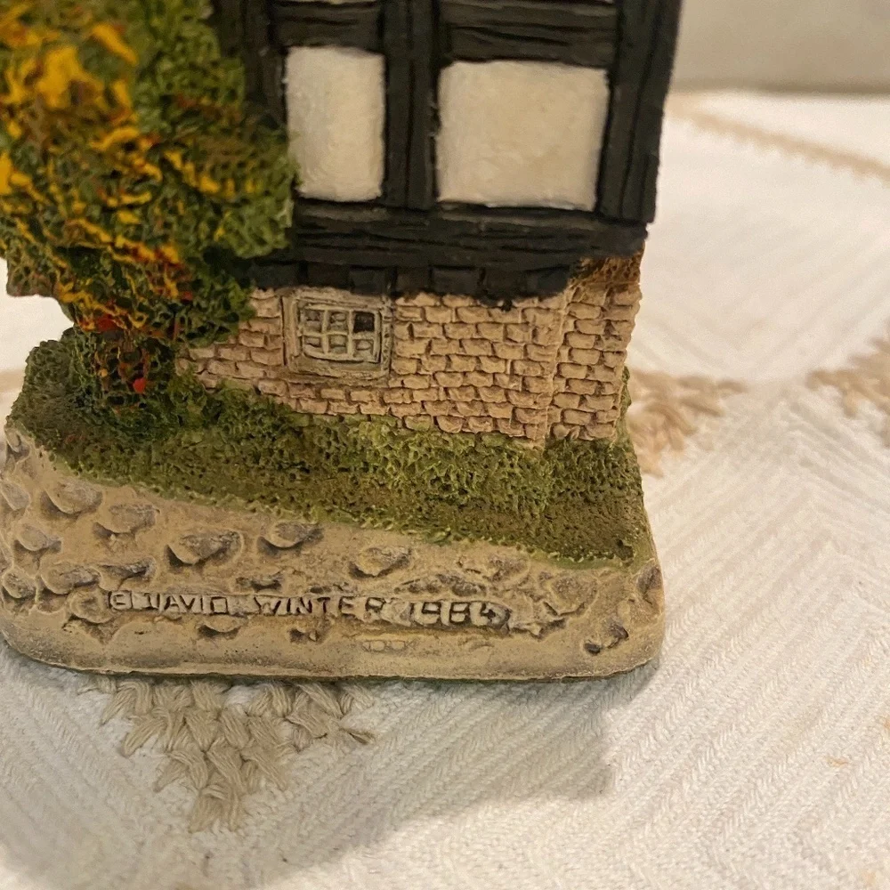 David Winter Spinners Cottage 1984